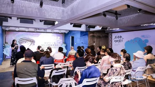 数字科技赋能传统工笔，国内首个工笔画沉浸式艺术展亮相角楼图书馆