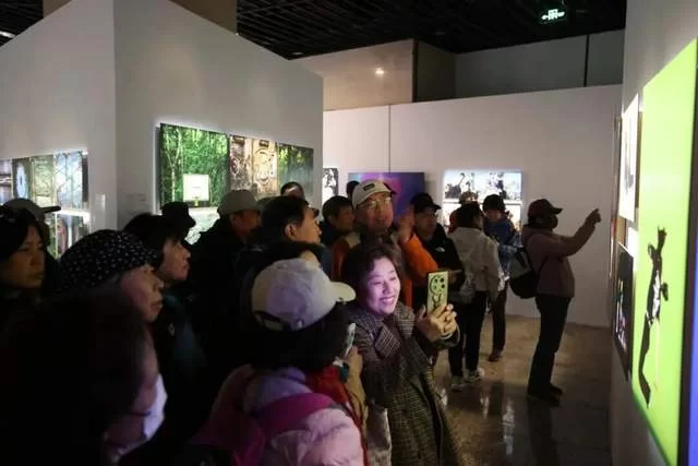 以影像为媒,筑可持续未来:北京国际艺苑摄影基金会多维助力2025北京国际摄影周(图3) 以影像为媒,筑可持续未来:北京国际艺苑摄影基金会多维助力2025北京国际摄影周(图3)