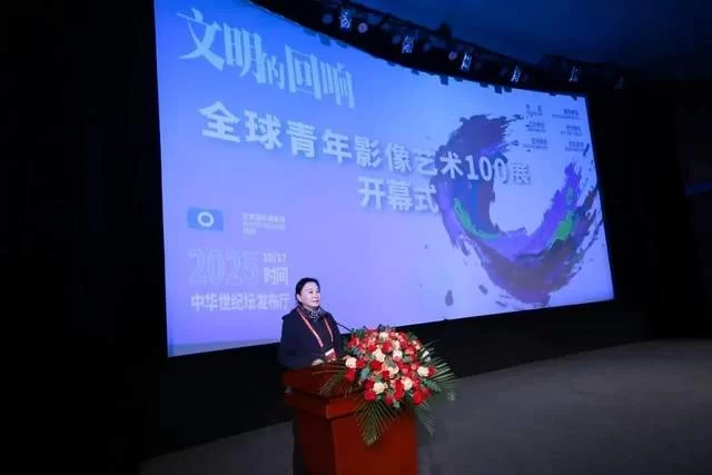 以影像为媒,筑可持续未来:北京国际艺苑摄影基金会多维助力2025北京国际摄影周(图4) 以影像为媒,筑可持续未来:北京国际艺苑摄影基金会多维助力2025北京国际摄影周(图4)