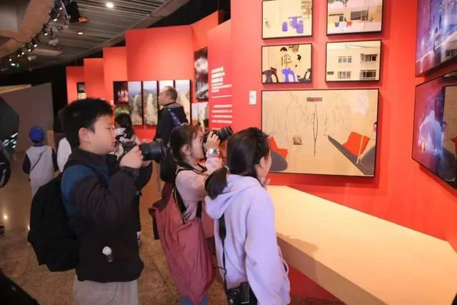 以影像为媒,筑可持续未来:北京国际艺苑摄影基金会多维助力2025北京国际摄影周(图5) 以影像为媒,筑可持续未来:北京国际艺苑摄影基金会多维助力2025北京国际摄影周(图5)