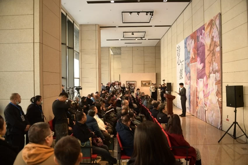 倡扬东方新古典美学:“诗心万象——张闻冰陶瓷艺术展”在京启幕(图2) 倡扬东方新古典美学:“诗心万象——张闻冰陶瓷艺术展”在京启幕(图2)