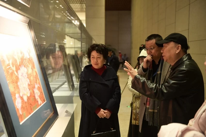 倡扬东方新古典美学:“诗心万象——张闻冰陶瓷艺术展”在京启幕(图6) 倡扬东方新古典美学:“诗心万象——张闻冰陶瓷艺术展”在京启幕(图6)