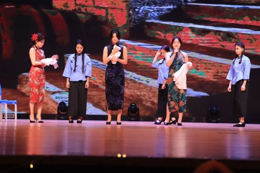 “旅游之夜”闪耀南宁师大校园(图2)