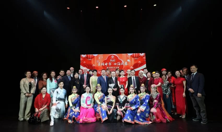 “亲情中华·四海同春”慰侨演出首站亮相惠灵顿，金响等中国艺术家倾情献演(图2)