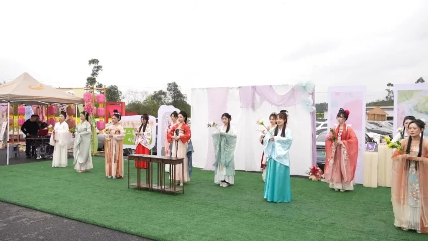 新华视点｜春日盛景赋能“花经济” 文旅融合焕发新活力(图9)
