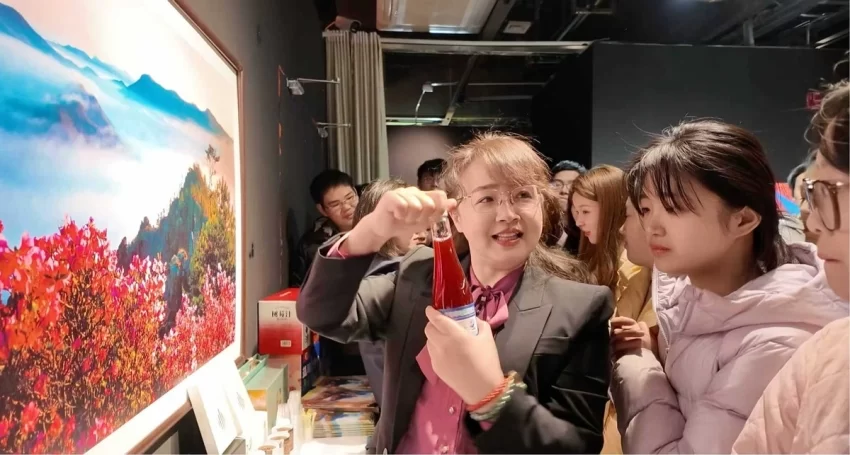 苏韵遇林海 春心赴丰林——伊春丰林春夏季旅游推介会在苏州成功举办(图5) 苏韵遇林海 春心赴丰林——伊春丰林春夏季旅游推介会在苏州成功举办(图5)