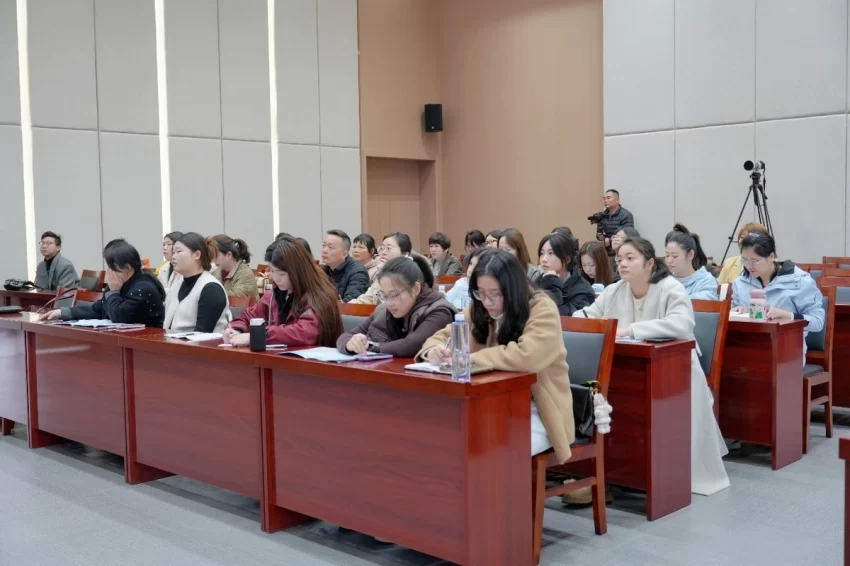 大别山智游学院举办团风县文旅讲解员专题培训班(图2)