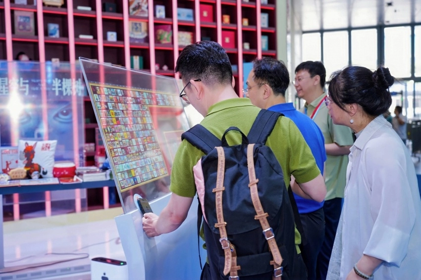 第二十二届深圳文博会陕西展位彰显文化产业新活力(图2)