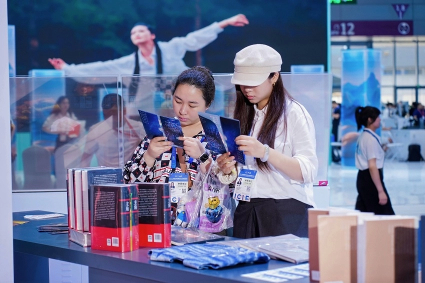第二十二届深圳文博会陕西展位彰显文化产业新活力(图4)