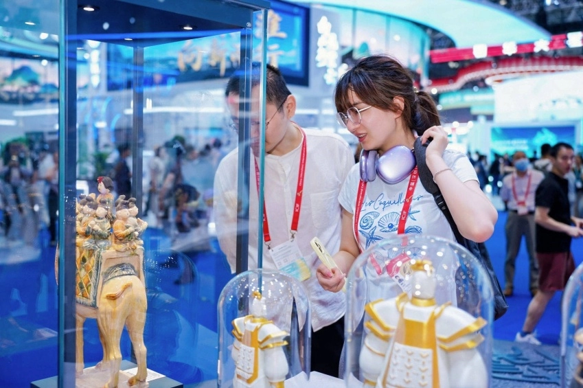 第二十二届深圳文博会陕西展位彰显文化产业新活力(图5)