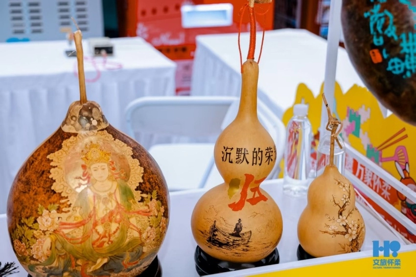 酒店推出非遗套餐 非遗好物入驻隆福寺商圈(图2) 2026年怀柔区“文化和自然遗产日”主题活动在慕田峪长城举行(图2)