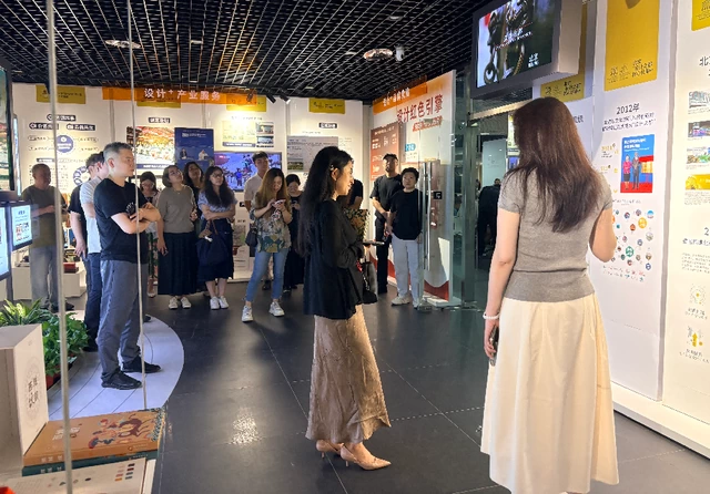 文兴丰台 园聚未来——北京丰台区开展2026外区优质园区走访交流活动(图2) 文兴丰台 园聚未来——北京丰台区开展2026外区优质园区走访交流活动(图2)