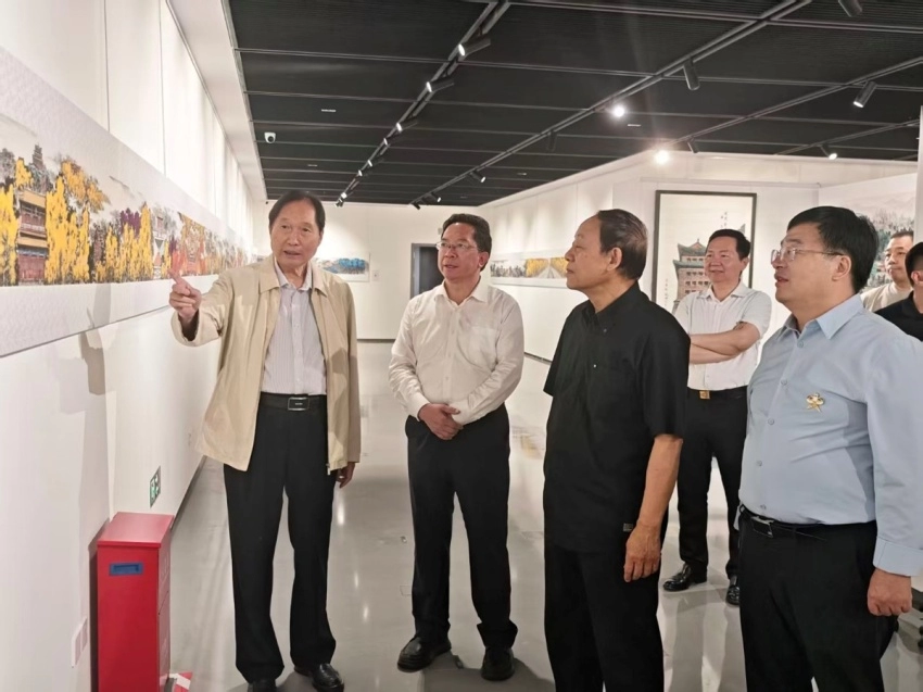 画家杨留义北京中轴线百米长卷呈现京华中轴盛景(图4) 画家杨留义北京中轴线百米长卷呈现京华中轴盛景(图4)