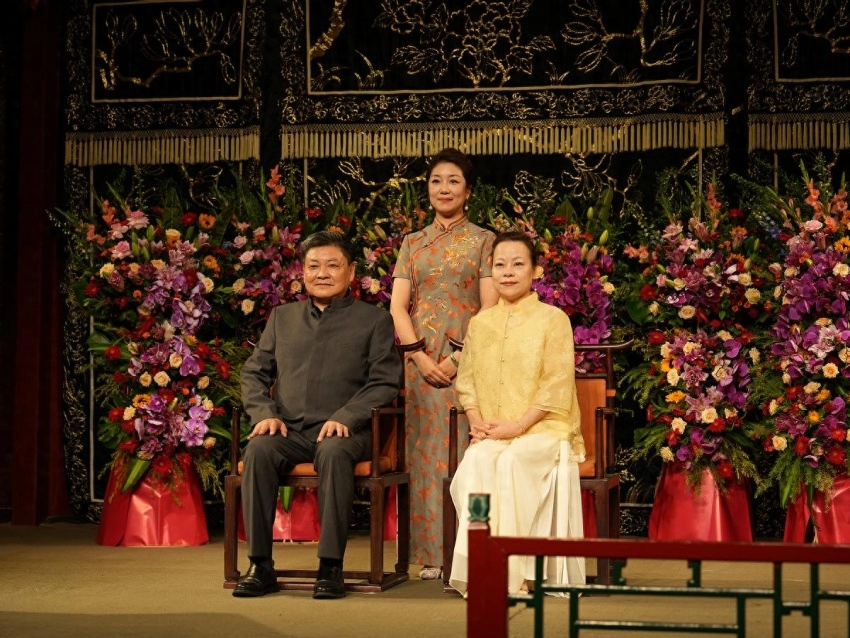 北方昆曲剧院张明明拜师府剑萍 共续昆曲提琴百年薪火