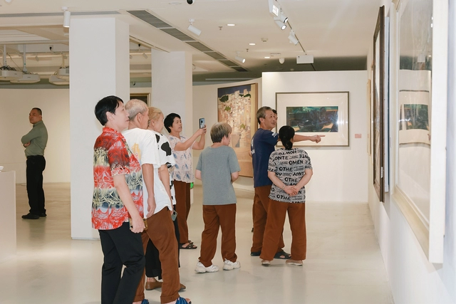 “信仰长歌”纪念红军长征胜利90周年暨弘扬长征精神作品巡展首展在岭南画