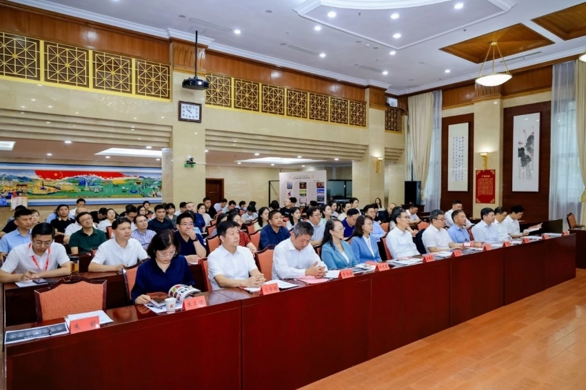 云南省红河哈尼族彝族自治州全国民族团结进步示范区建设成果展暨“红河九红