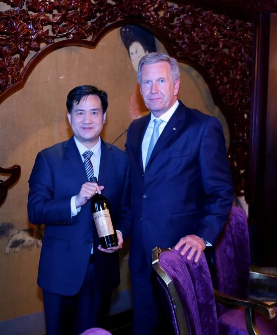 德国前总统武尔夫是如何喝上神沟九寨红的?(图3) 德国前总统武尔夫是如何喝上神沟九寨红的?(图3)