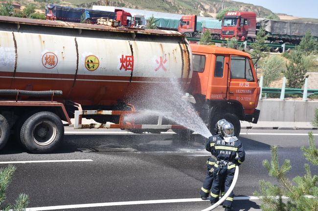 40分钟处置“特大险情”：榆林榆阳用实战演练提升交通事故处置力(图3)