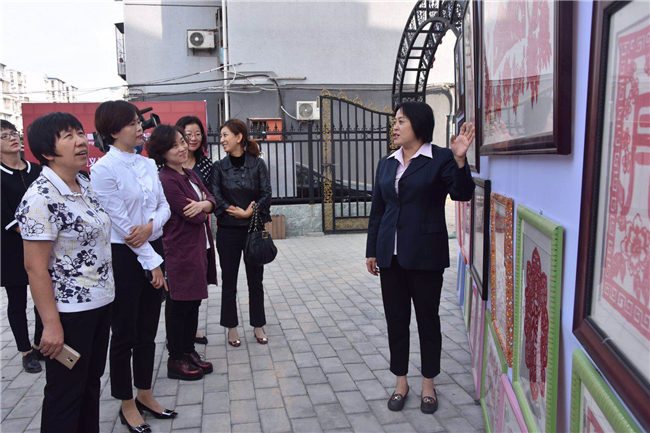 北京顺义区胜利街道龙府花园社区龙府巧手品牌发布会举办(图2) 北京顺义区胜利街道龙府花园社区龙府巧手品牌发布会举办(图2)