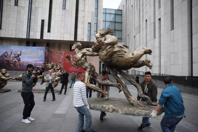 众艳亮相金陵——“一路欢歌——许鸿飞雕塑世界巡展·南京站”启幕(图21)