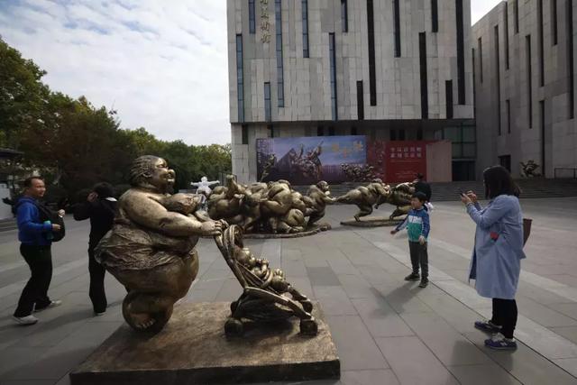 众艳亮相金陵——“一路欢歌——许鸿飞雕塑世界巡展·南京站”启幕(图18)