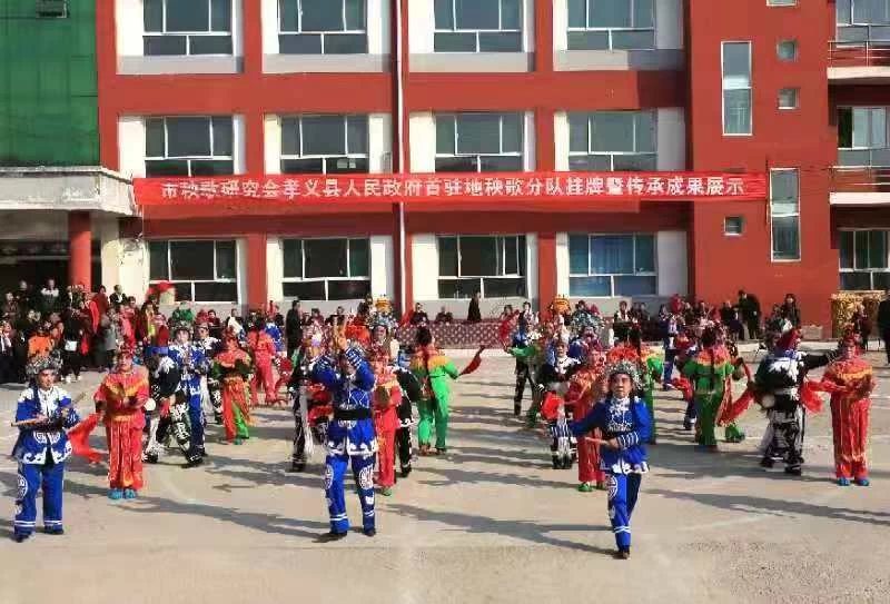 留守老人闹秧歌，非遗传承见成效(图2)