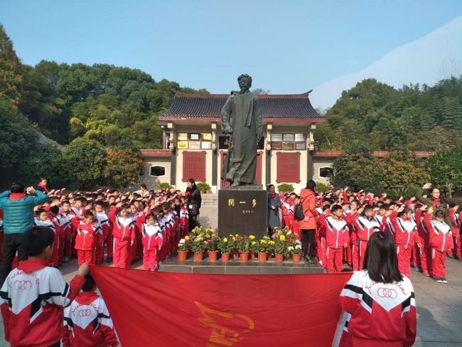 手持彩练当空舞——湖北浠水县努力创建国家公共文化服务体系示范区(图1) 手持彩练当空舞——湖北浠水县努力创建国家公共文化服务体系示范区(图1)