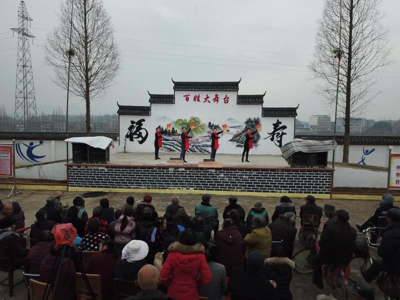 手持彩练当空舞——湖北浠水县努力创建国家公共文化服务体系示范区(图5) 手持彩练当空舞——湖北浠水县努力创建国家公共文化服务体系示范区(图5)
