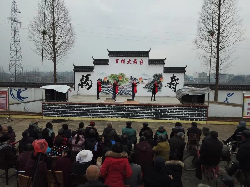 手持彩练当空舞——湖北浠水县努力创建国家公共文化服务体系示范区(图5)