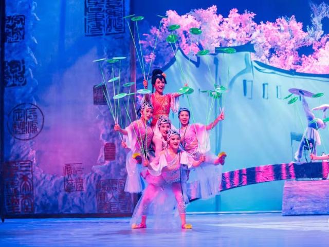 江苏省杂技团创新剧目《小桥 流水 人家》献演第十届全国杂技展演(图6)