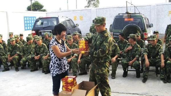 黄莲开：把爱洒在军营的＂兵妈妈＂(图4)
