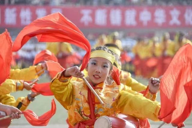 中国花鼓之乡万人敲响赛事，第三届“翼城花鼓”大赛盛大开幕(图2)