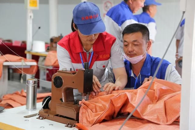 神木：勠力同心携手奋进 共绘脱贫攻坚新画卷(图2)