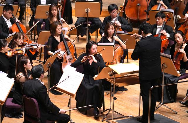 庆祝中华人民共和国成立70周年 中国交响乐作品展演上海音乐会第二场成功上演(图5)