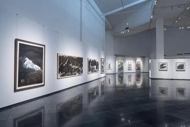 “大美不言——夏野水墨作品展”在岭南美术馆开展(图1) “大美不言——夏野水墨作品展”在岭南美术馆开展(图1)