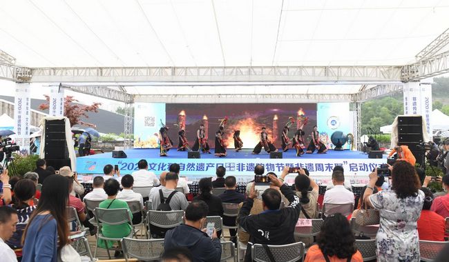 2020多彩贵州“非遗周末聚”突出直播带货+非遗展演+文创产品展销新亮点(图1) 2020多彩贵州“非遗周末聚”突出直播带货+非遗展演+文创产品展销新亮点(图1)