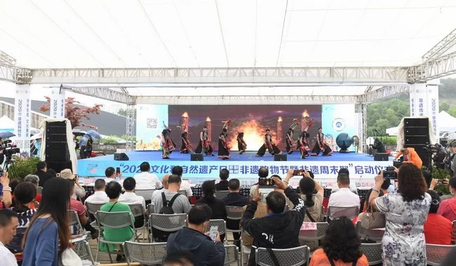 2020多彩贵州“非遗周末聚”突出直播带货+非遗展演+文创产品展销新亮点(图1) 2020多彩贵州“非遗周末聚”突出直播带货+非遗展演+文创产品展销新亮点(图1)