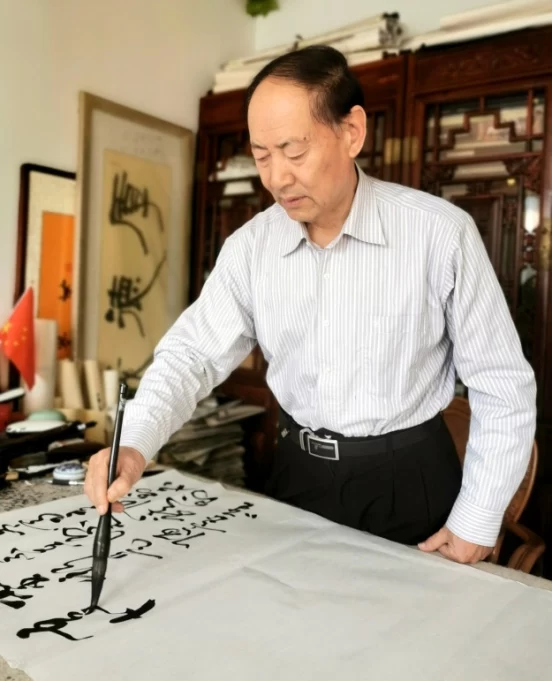 左继君书法作品走进中国高铁(图1) 左继君书法作品走进中国高铁(图1)