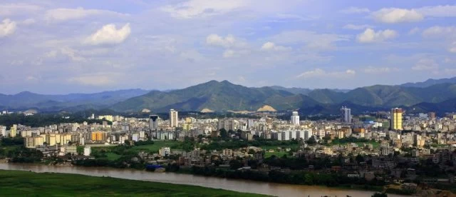 一个人口大县的教育＂涅槃＂——广西博白教育兴县观察