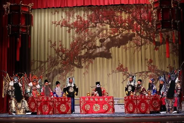 《菊坛流芳——周贤贵“群星耀津门”京剧人物画》在天津首发(图1)