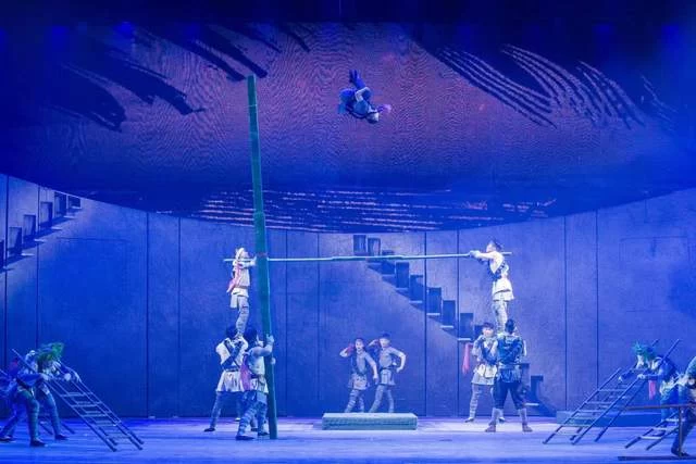 荡气回肠铁血魂——杂技报告剧《芦苇青青菜花黄》首演侧记(图4) 荡气回肠铁血魂——杂技报告剧《芦苇青青菜花黄》首演侧记(图4)