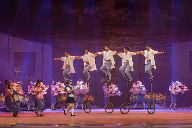 荡气回肠铁血魂——杂技报告剧《芦苇青青菜花黄》首演侧记(图1) 荡气回肠铁血魂——杂技报告剧《芦苇青青菜花黄》首演侧记(图1)