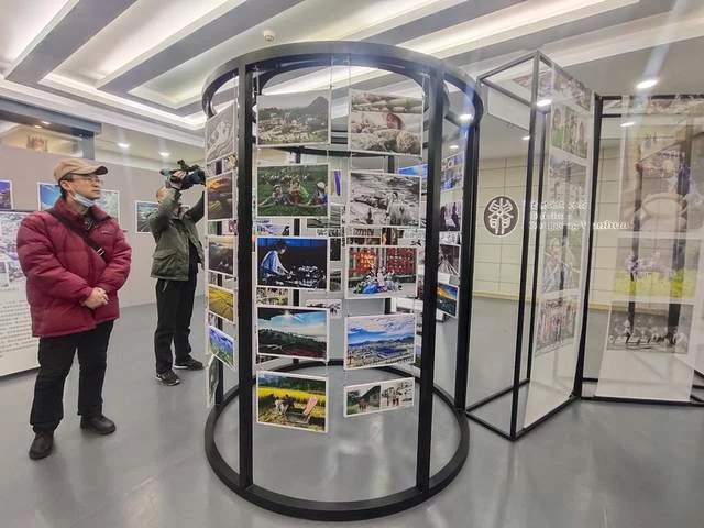 贵州省文化馆用近200张照片讲述脱贫攻坚的故事(图5)