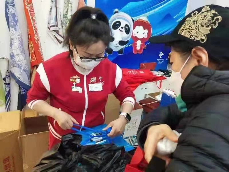 艺术瓷雕冰墩墩和雪容融上市，助力“冰墩墩自由”早日实现(图3)