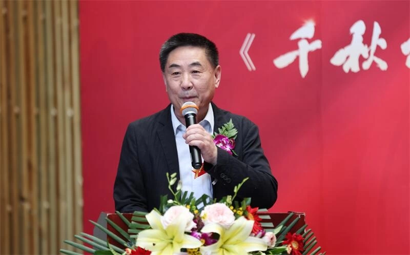 钟连盛张铁成首度联袂创新,《千秋福运》玉璧景泰蓝在京首发(图5) 钟连盛张铁成首度联袂创新,《千秋福运》玉璧景泰蓝在京首发(图5)