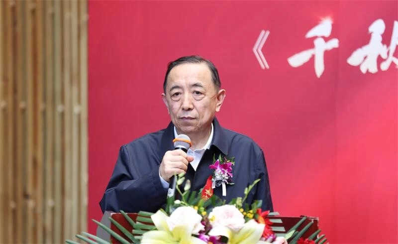 钟连盛张铁成首度联袂创新,《千秋福运》玉璧景泰蓝在京首发(图6) 钟连盛张铁成首度联袂创新,《千秋福运》玉璧景泰蓝在京首发(图6)