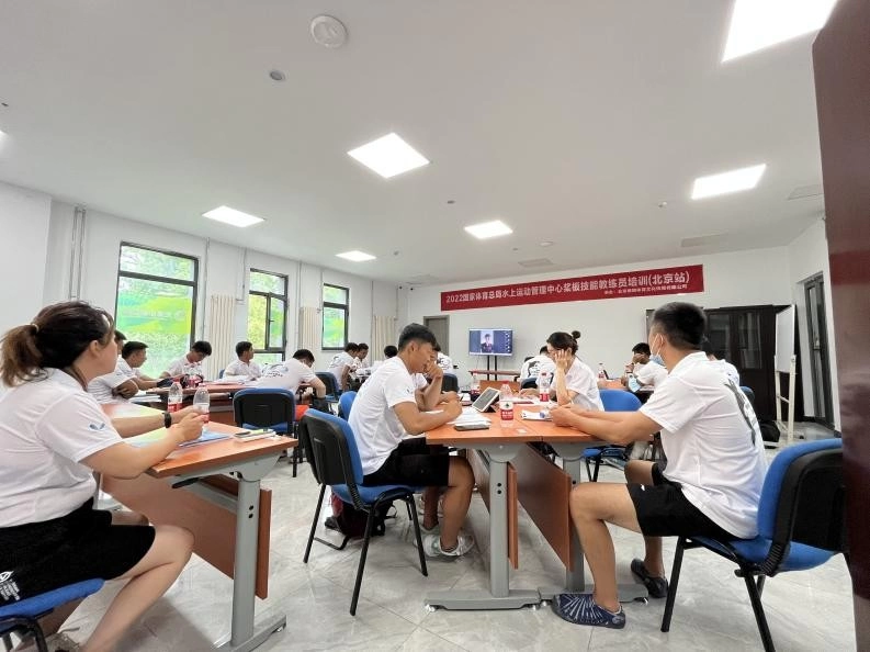 浆板运动持续升温,2022桨板国家级教练员培训班(北京站)于龙潭中湖公园圆满结束(图5) 浆板运动持续升温,2022桨板国家级教练员培训班(北京站)于龙潭中湖公园圆满结束(图5)