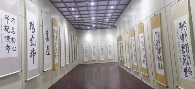 忠道贵法古月新—胡忠贵书法精品展在太原举行(图3) 忠道贵法古月新—胡忠贵书法精品展在太原举行(图3)