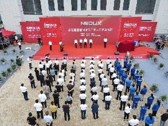 新石器神木智能制造工厂无人车首发仪式举行(图1)