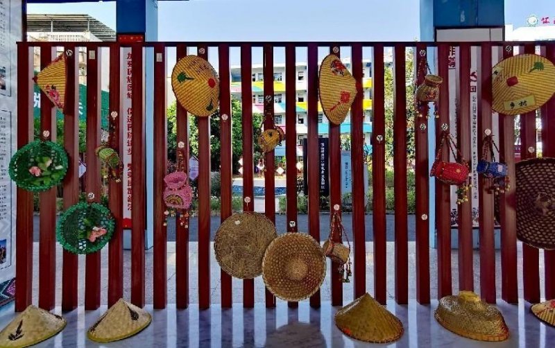 广西博白在教育实践中学习贯彻党的二十大精神(图5)